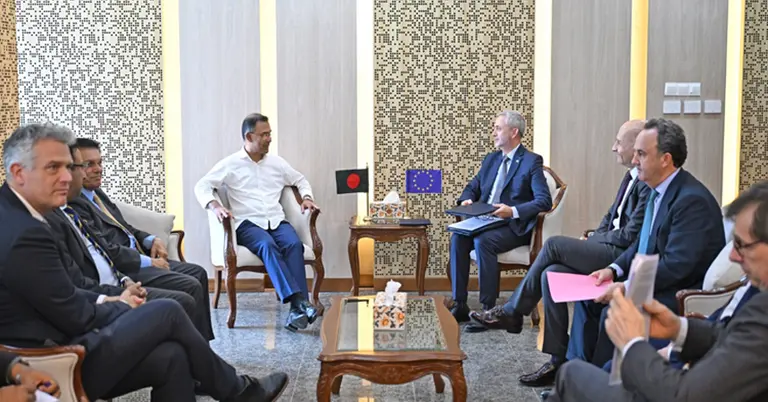 প্রধানমন্ত্রীর সঙ্গে ইইউ প্রতিনিধিদলের সাক্ষাৎ