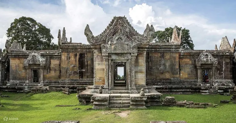 ৯শ’ বছর পুরানো মন্দির প্রেহ বিহার