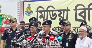কোরবানির হাটে ছিনতাই ঠেকাতে ‘ক্যাশলেস লেনদেনের’ পরামর্শ র‌্যাব ডিজির