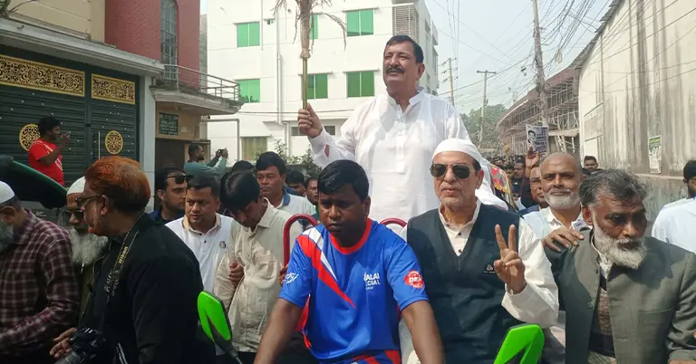 গণসংযোগে মিজানুর রহমান মিনু