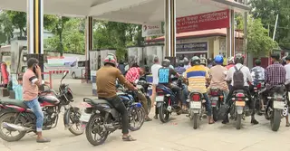 জ্বালানির দাম বাড়তেই বদলাচ্ছে জীবিকার হিসাব