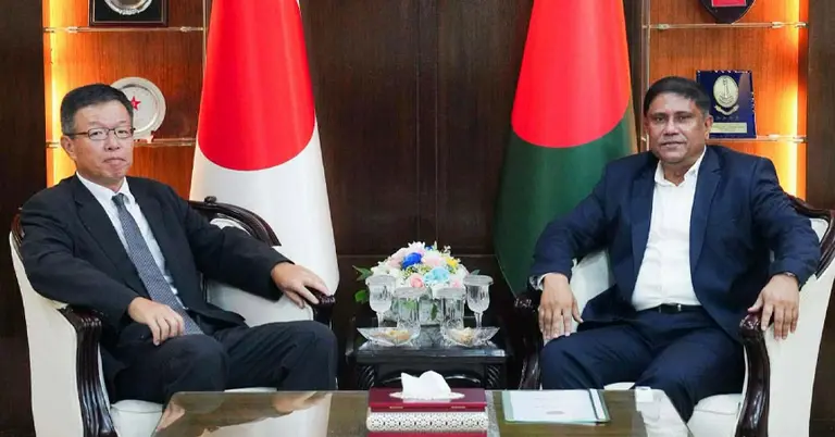 প্রধানমন্ত্রীর প্রতিরক্ষা উপদেষ্টা ও বাংলাদেশে নিযুক্ত জাপানের রাষ্ট্রদূত