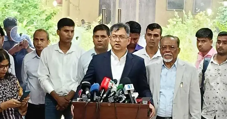 ফরেন সার্ভিস একাডেমিতে কথা বলছেন সালাহউদ্দিন আহমেদ
