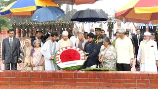 স্মৃতিসৌধে শ্রদ্ধা নিবেদন করলেন ড. ইউনূসসহ অন্তর্বর্তীকালীন সরকারের উপদেষ্টারা