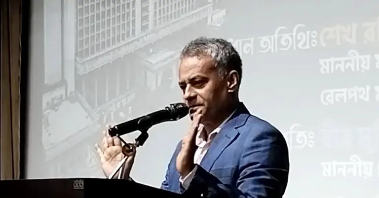 সড়ক পরিবহন ও সেতুমন্ত্রী শেখ রবিউল আলম