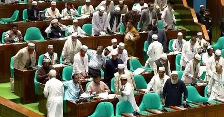 বিরোধীদলের সংসদ ‘ওয়াকআউটে’র সময়