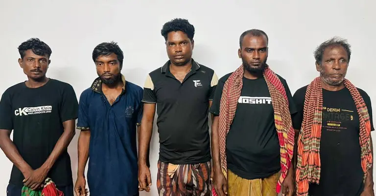 বনদস্যু সুমন বাহিনী আত্মসমর্পণ