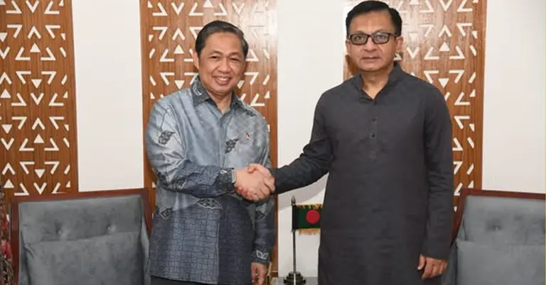 বাণিজ্যমন্ত্রী খন্দকার আব্দুল মুক্তাদিরের সঙ্গে ইন্দোনেশিয়ার উপ-পররাষ্ট্রমন্ত্রী