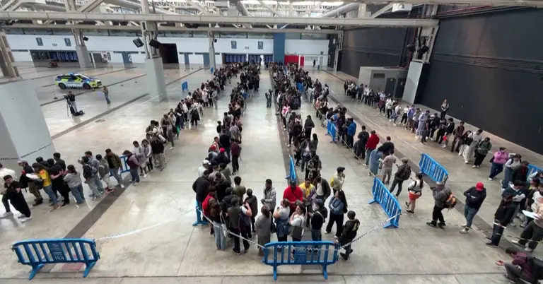 নিবন্ধন কেন্দ্রে ভিড়