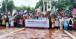 তামাক বিরোধী ‘ইয়ুথ মার্চ’: বৈঠক বাতিল ও দ্রুত খসড়া সংশোধনী পাসের দাবি
