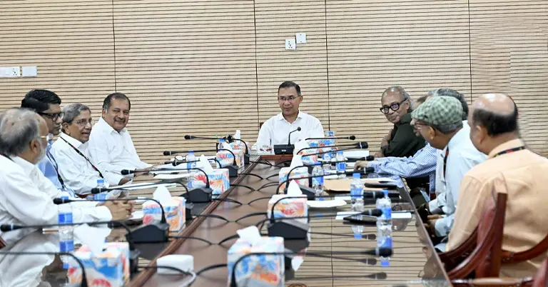 সচিবালয়ে মন্ত্রিপরিষদ বিভাগের জনপ্রশাসন সভাকক্ষে বৈঠক