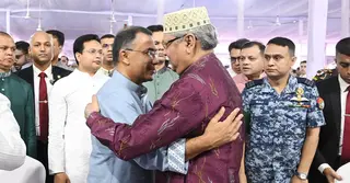 ঈদের নামাজ শেষে কোলাকুলি করলেন রাষ্ট্রপতি-প্রধানমন্ত্রী