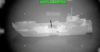 হরমুজের কাছে ইরানের ১৬টি মাইন পেতে রাখা নৌযান ধ্বংসের দাবি যুক্তরাষ্ট্রের