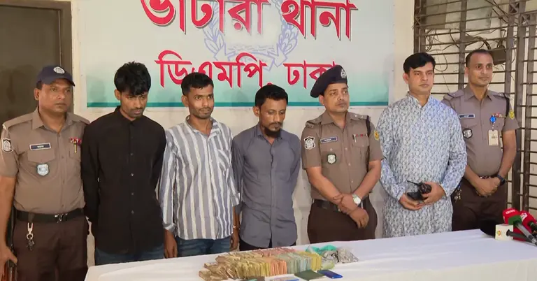 গির্জায় ডাকাতি দল