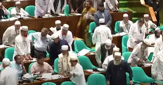 জাতীয় সংসদ থেকে বিরোধীদলের ওয়াকআউট