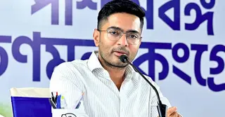 শুভেন্দুর দুর্নীতিবিরোধী বার্তার পর তৃণমূলের অভিষেকের বাড়িতে ১৭ নোটিশ