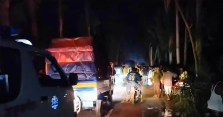 ফাঁকা রাস্তায় কীভাবে দুর্ঘটনা ঘটলো, এ ব্যাপারে স্থানীয়রা কিছু বলতে পারেননি