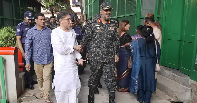 প্রাচীন রনদা প্রসাদ সাহা দুর্গা মন্দির পরিদর্শন