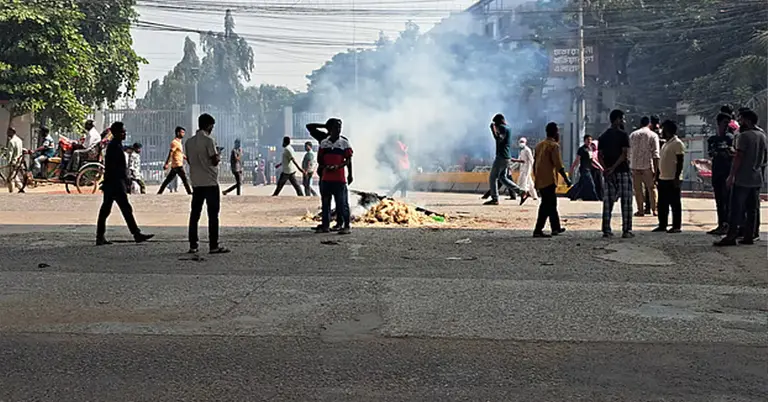 সাভারে শ্রমিকদের বিক্ষোভ