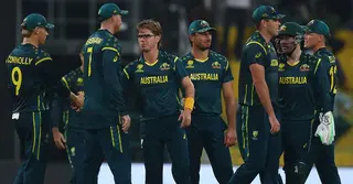 কঠিন চ্যালেঞ্জের মুখে অস্ট্রেলিয়ান ক্রিকেট দল