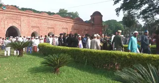 বাগেরহাটের ষাটগম্বুজ মসজিদে ঈদুল আজহার প্রধান জামাত অনুষ্ঠিত