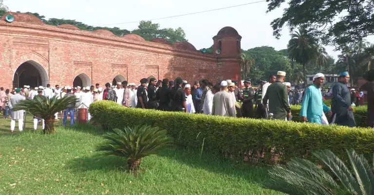 ষাটগম্বুজ মসজিদে ঈদুল আজহার প্রধান জামাত