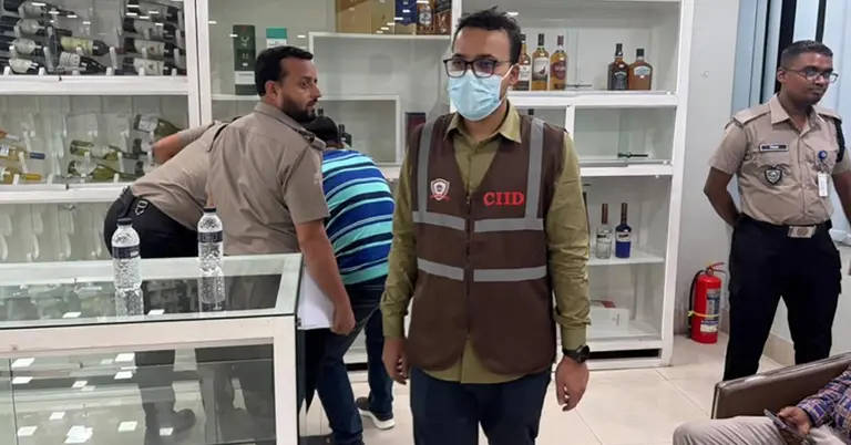 টস বন্ড প্রাইভেট লিমিটেড’-এর  ওয়্যারহাউস সিলগালা