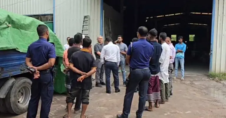 ব্যাটারি ফ্যাক্টরি স্থায়ী ভাবে বন্ধ করে দিয়েছে পরিবেশ অধিদপ্তরের ভ্রাম্যমাণ আদালত