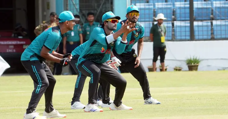 বাংলাদেশ দলের একাংশ