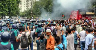 জলকামান-সাউন্ড গ্রেনেডে ছত্রভঙ্গ চাকরিচ্যুত বিডিআর সদস্যদের আন্দোলন
