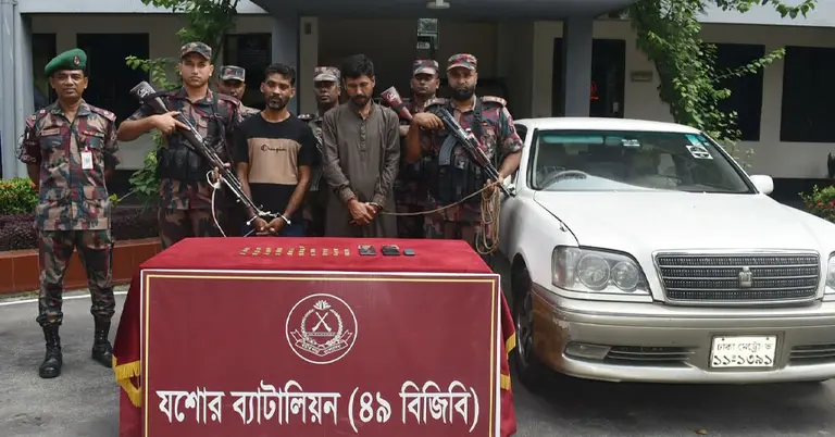 উদ্ধার করা পণ্য ও স্বর্ণের বার