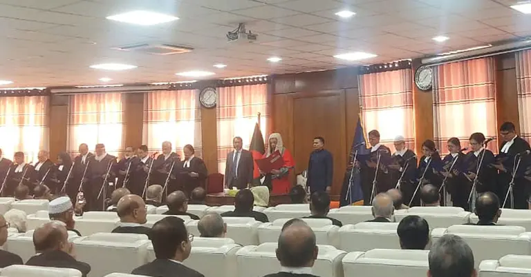 শপথ নিচ্ছেন ২১ বিচারপতি