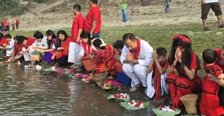 সাঙ্গু নদীতে ফুল ভাসিয়ে বিজু ও বিষু উৎসব শুরু