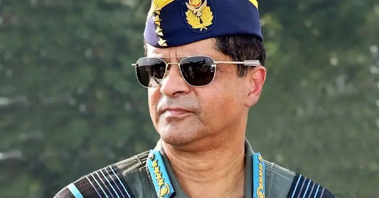 বিমান বাহিনী প্রধান এয়ার চিফ মার্শাল হাসান মাহমুদ খাঁন