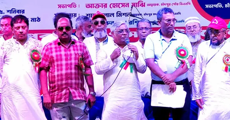 কথা বলছেন বরকত উল্লাহ বুলু