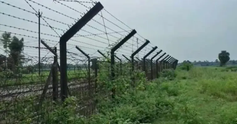 সীমান্তে কাঁটাতারের বেড়া
