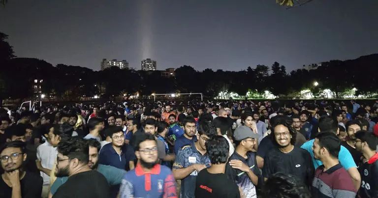 বুয়েট বিক্ষোভ করছেন শিক্ষার্থীরা