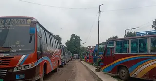 চাঁপাইনবাবগঞ্জ-রাজশাহী রুটে বাস চলাচল বন্ধ, ভোগান্তিতে যাত্রীরা