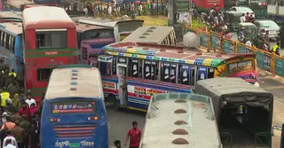 রাজনৈতিক প্রভাব ও মালিকদের অসহযোগিতায় থমকে ঢাকার বাস রুট একীভূতকরণ প্রকল্প