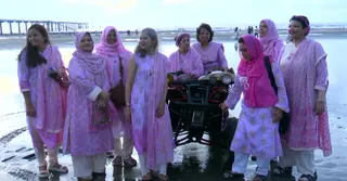 সমুদ্রতীরে ক্যান্সার জয়ীরা!