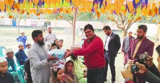 এখন টেলিভিশনের সংবাদ প্রচারের পর শিক্ষা সামগ্রী পেল দৃষ্টিপ্রতিবন্ধীরা