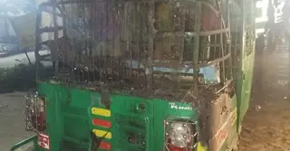 নারায়ণগঞ্জে সিএনজিতে দুর্বৃত্তদের অগ্নিসংযোগ