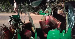 নেত্রকোণায় দাঁড়িয়ে থাকা ট্রাকে অটোরিকশার ধাক্কা, নিহত ২