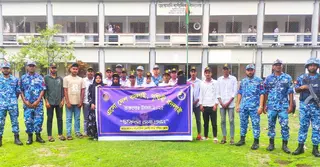 মোংলায় কোস্ট গার্ডের বিনামূল্যে চিকিৎসাসেবা