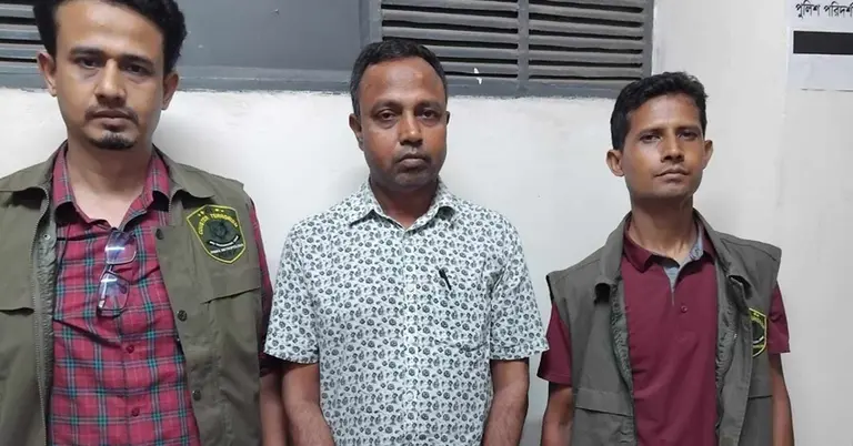 গ্রেপ্তারকৃত কৃষক লীগের কেন্দ্রীয় নেতা মো. আব্দুর রশিদ বখতিয়ার