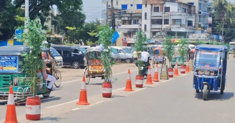 চাঁদপুর-কুমিল্লা রুটে বাস চলাচল বন্ধ