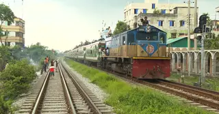 রেলপথে পাথর নিক্ষেপ আতঙ্ক: থামছে না দুর্ঘটনা, নীরবতা ও নজরদারি ঘাটতির অভিযোগ