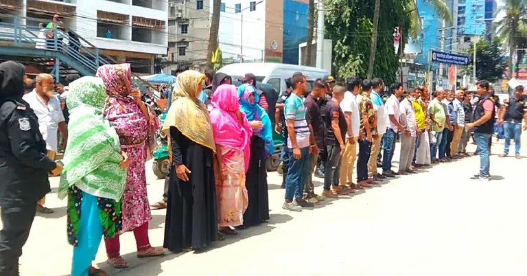 র‌্যাবের হাতে আটককৃত দালালরা