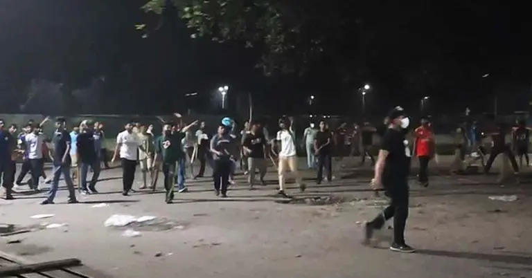 শিক্ষার্থীদের মধ্যে ধাওয়া-পাল্টা ধাওয়া