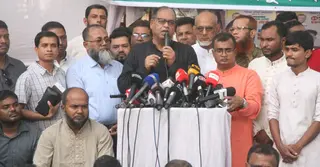 উপদেষ্টাদের কণ্ঠ রেকর্ডে ‘ব্ল্যাকমেইল’ ঠেকাতে সতর্ক থাকার আহ্বান দুদুর